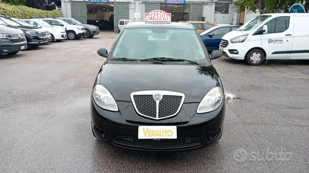 Usata Lancia Ypsilon 60 CV (44 kW) 2009 Nero Utilitaria