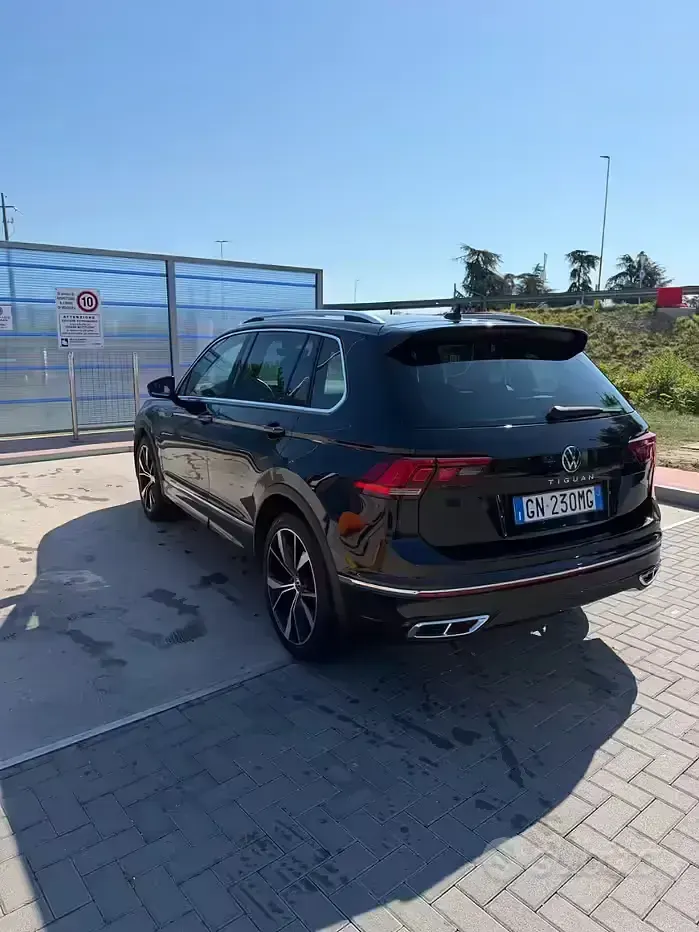 Usata VW Tiguan 150 CV (110 kW) 2023 Nero SUV