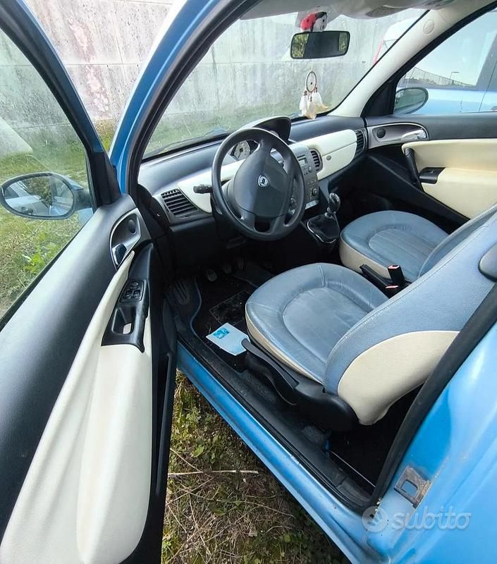 Usata Lancia Ypsilon 80 CV (58 kW) 2004 Utilitaria