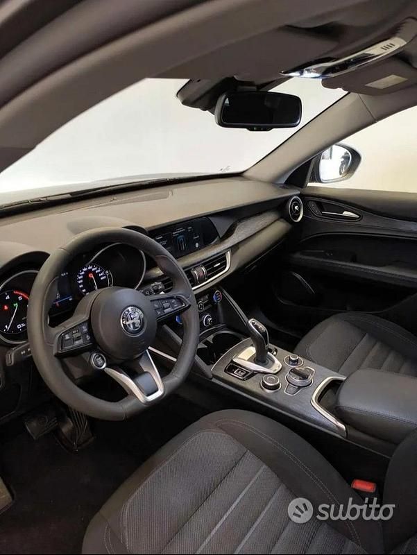 Usata Alfa Romeo Stelvio 190 CV (139 kW) 2021 Grigio SUV