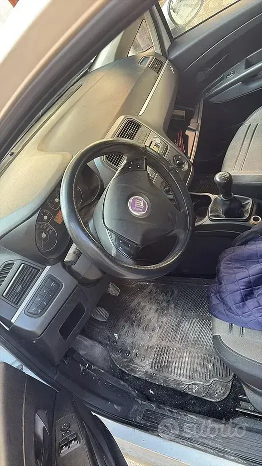 Usata Fiat Grande Punto 75 CV (55 kW) 2009 Bianco Utilitaria