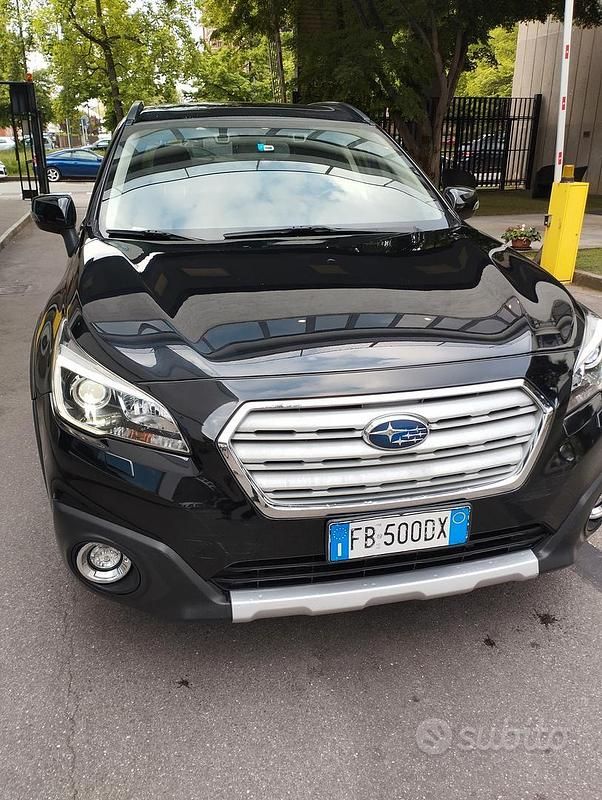Usata Subaru Outback 150 CV (110 kW) 2015 Nero Station wagon