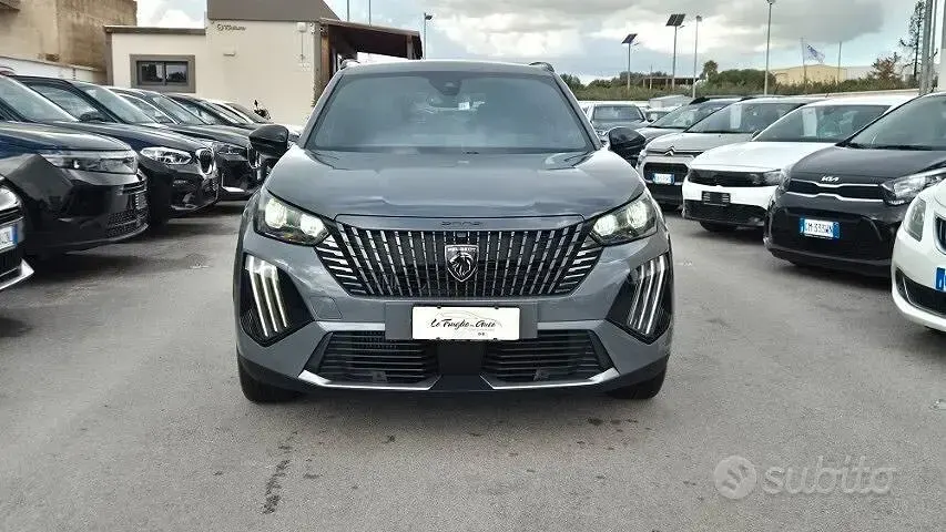 Usata Peugeot 2008 Allure 101 CV (74 kW) 2025 Grigio SUV