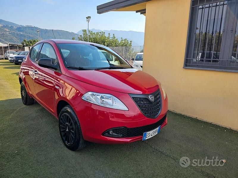 Rosso Usata 2013 Lancia Ypsilon Gold Due volumi | 5999 € (Buon prezzo) - Immagine 1/4