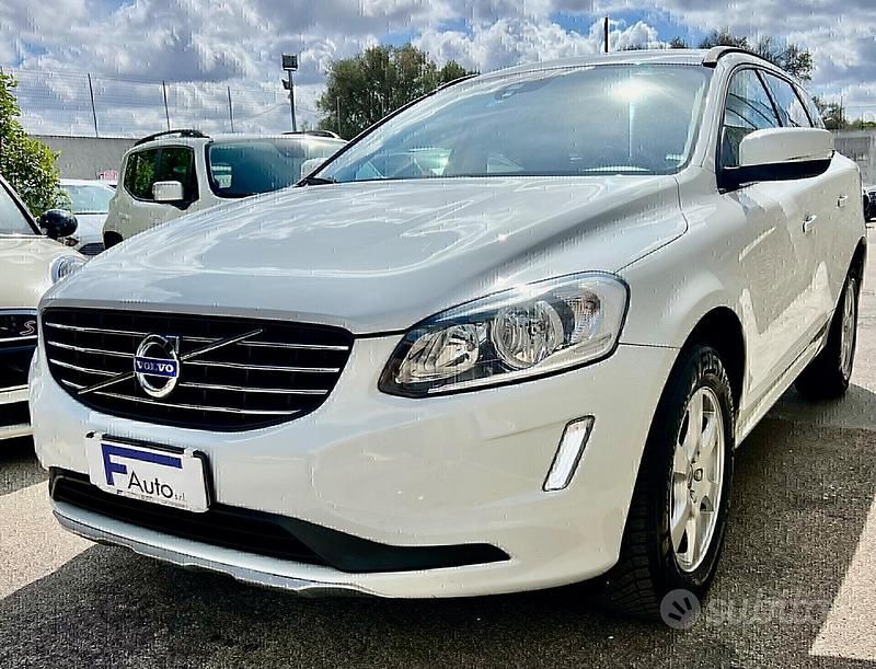 Usata Volvo XC60 Kinetic 150 CV (110 kW) 2015 Bianco SUV