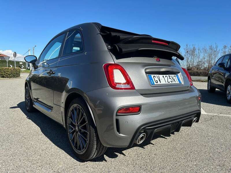 Usata Abarth 595C 165 CV (121 kW) 2024 Grigio Cabrio