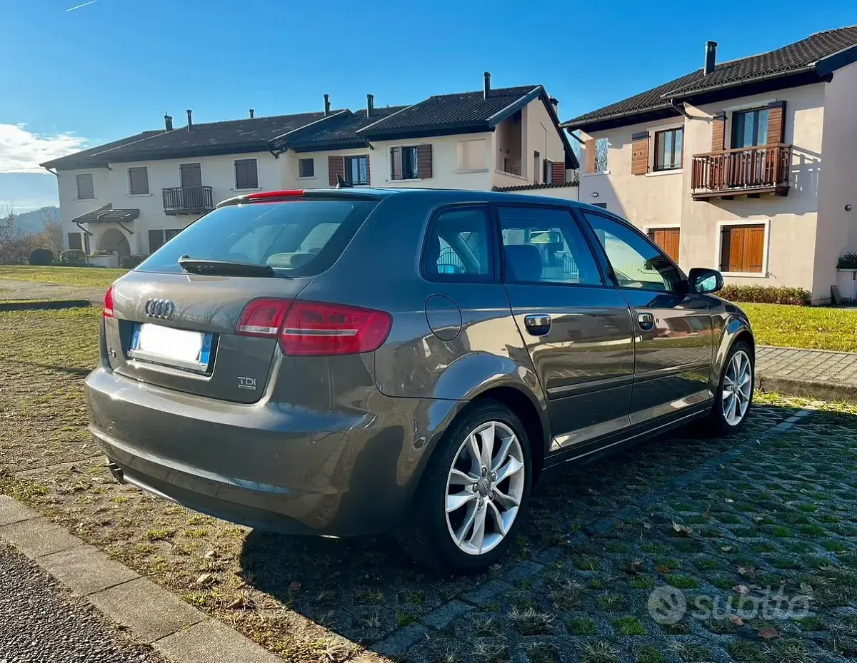 Usata Audi A3 Sportback Ambition 170 CV (125 kW) 2011 Grigio Utilitaria