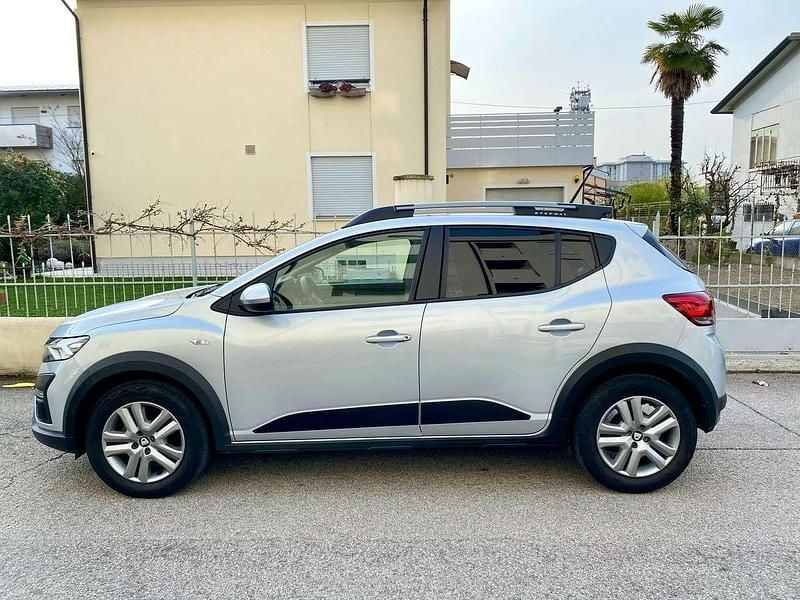 Brugt Dacia Sandero Essentiel 91 HK (66 kW) 2022 Sølv Sedan