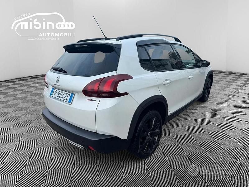 Usata Peugeot 2008 GT-line 120 CV (88 kW) 2018 Bianco SUV