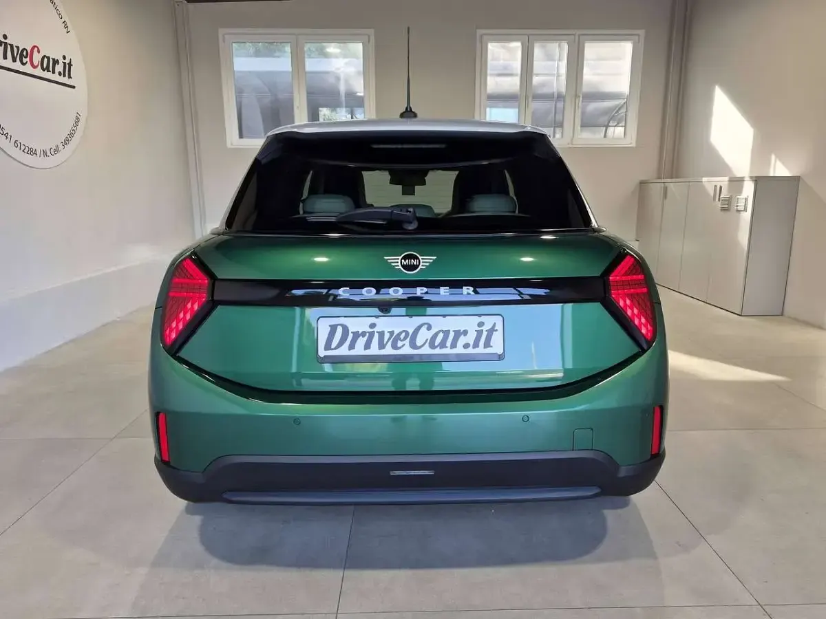 Usata Mini John Cooper Works 156 CV (114 kW) 2025 British racing met. Utilitaria