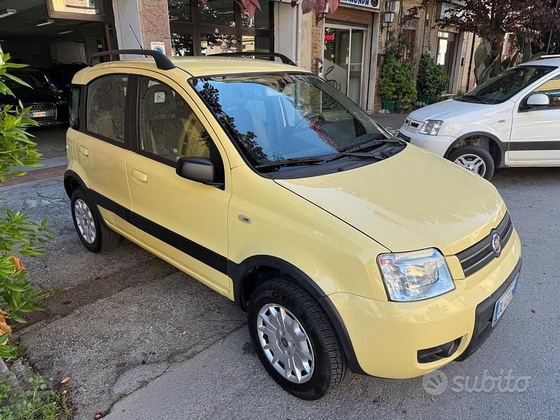 Usata Fiat Panda 4x4 Climbing 60 CV (44 kW) 2007 Giallo Utilitaria