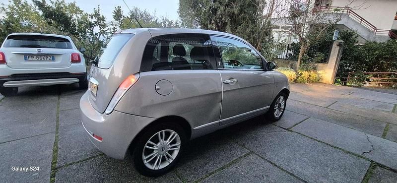 Usata Lancia Ypsilon 60 CV (44 kW) 2007 Utilitaria