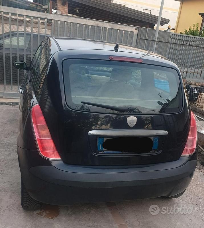 Usata Lancia Ypsilon 69 CV (50 kW) 2005 Nero Utilitaria