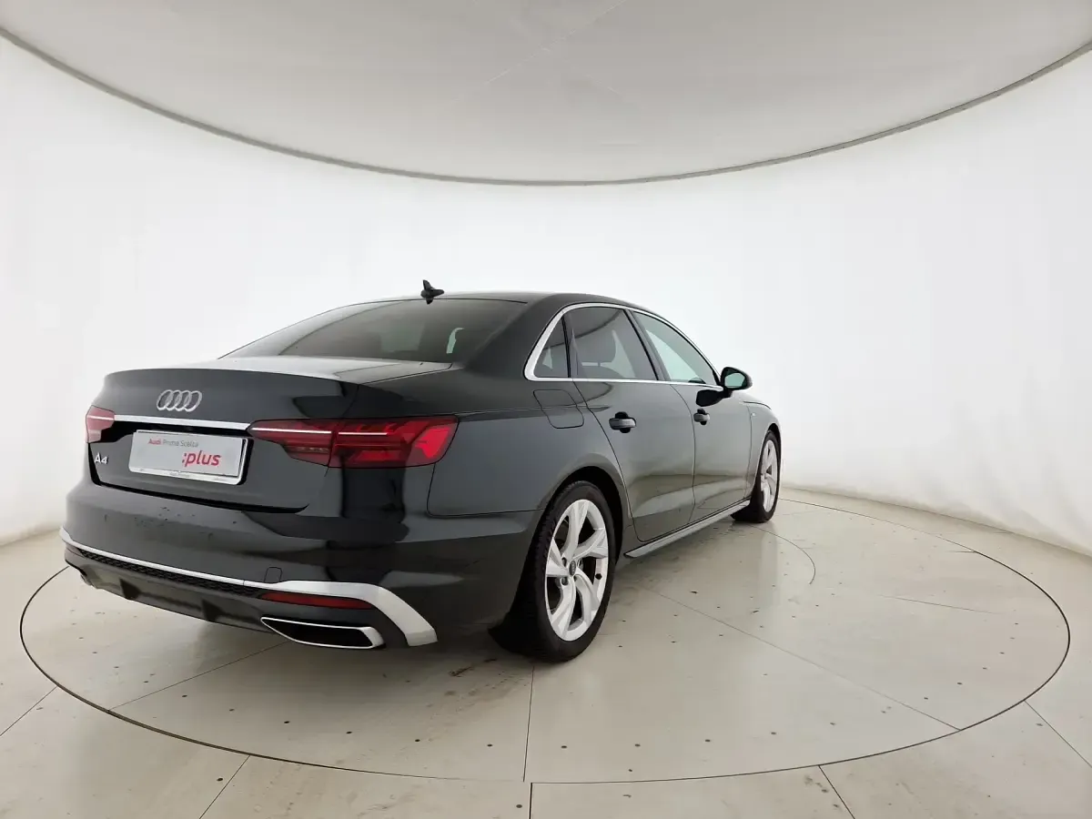 Usata Audi A4 S-Line 163 CV (119 kW) 2024 Nero mito metallizzato Berlina