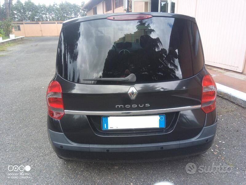 Käytetty Renault Modus 2008 Musta Tila-auto