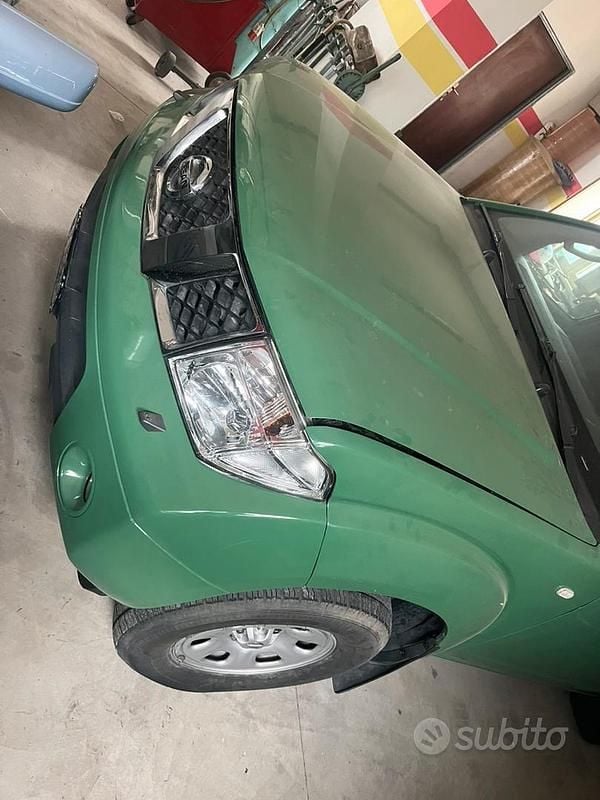 Usata Nissan Navara 190 CV (139 kW) 2006 Pick-up