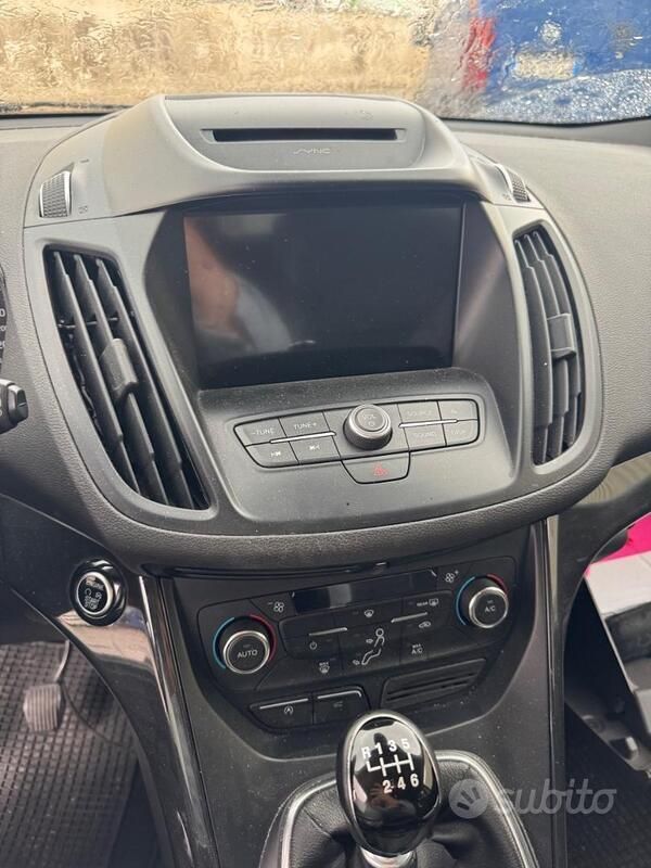 Usata Ford Kuga 120 CV (88 kW) 2017 Grigio SUV