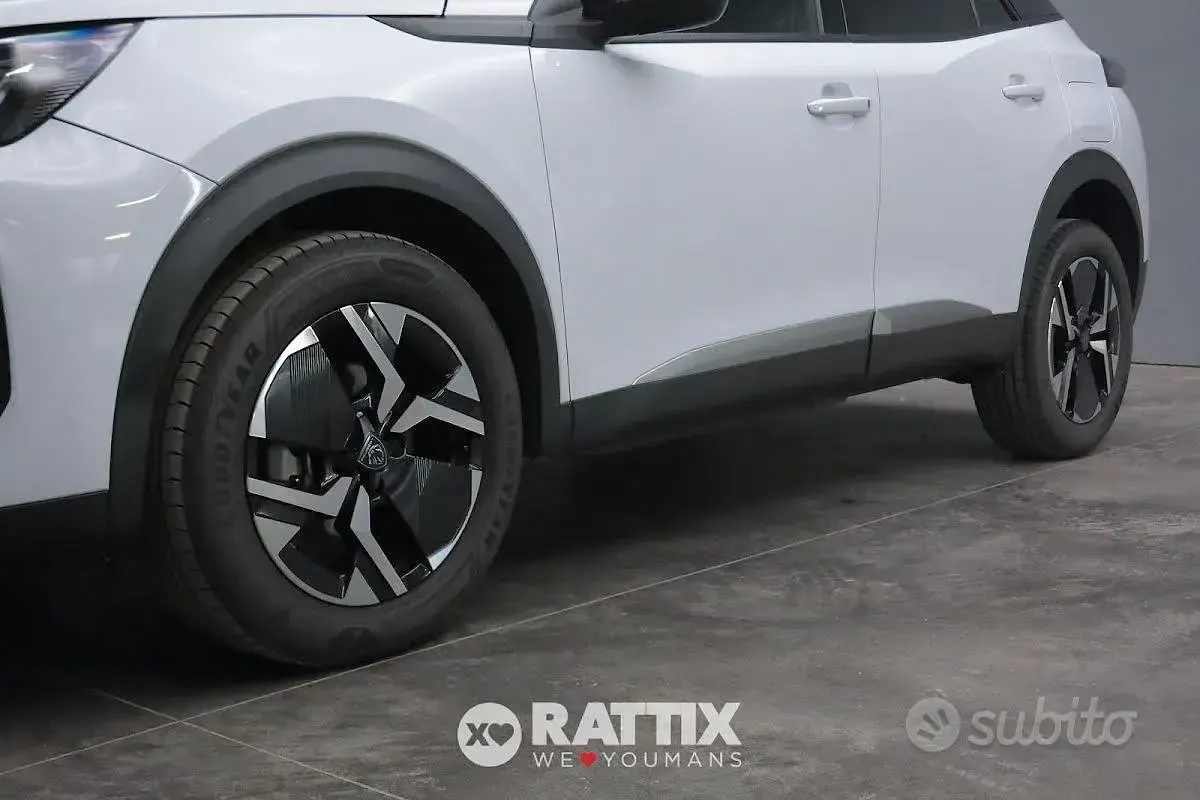 Usata Peugeot 2008 Allure 102 CV (75 kW) 2025 Bianco SUV