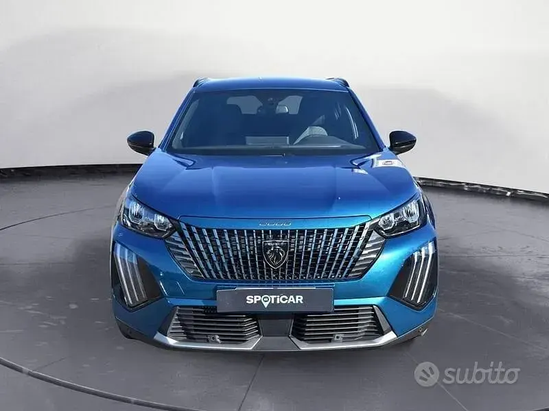 Usata Peugeot 2008 Allure 101 CV (74 kW) 2025 Blu SUV