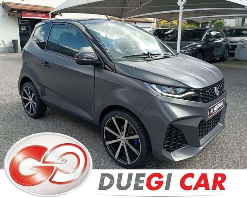 Nuova Aixam AMBITION GTO 2026 Grigio scuro Utilitaria