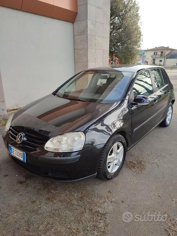 Usado VW Golf IV 105 CV (77 kW) 2006 Negro Berlina