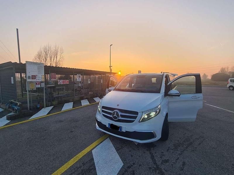 Usata Mercedes V250 Business 190 CV (139 kW) 2020 Bianco Monovolume