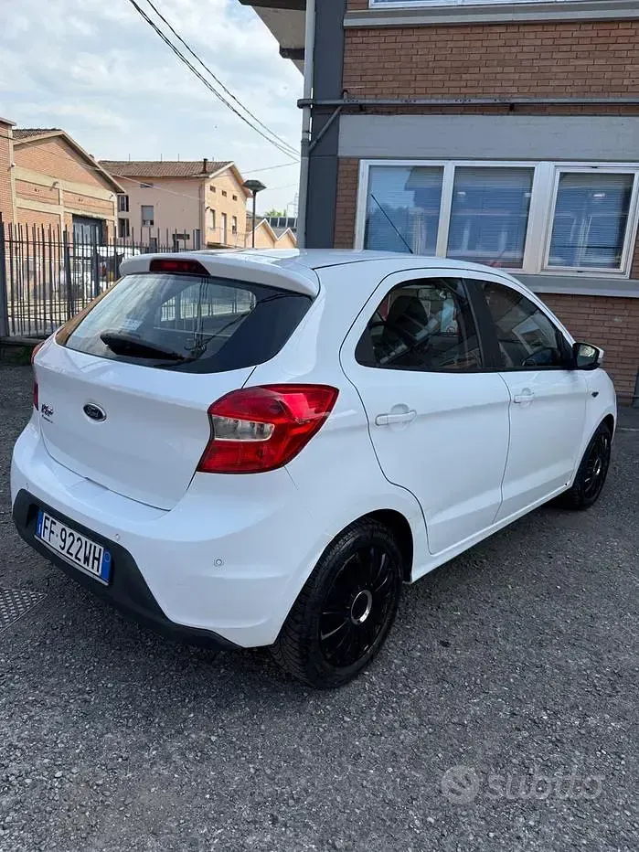 Usata Ford Ka 71 CV (52 kW) 2017 Bianco Berlina