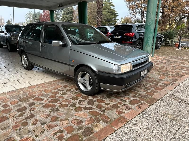 Usata Fiat Tipo 69 CV (50 kW) 1995 Grigio Berlina