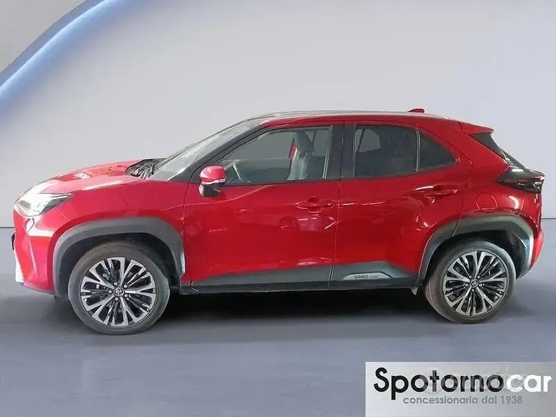 Usata Toyota Yaris Cross Lounge 116 CV (85 kW) 2022 Rosso SUV