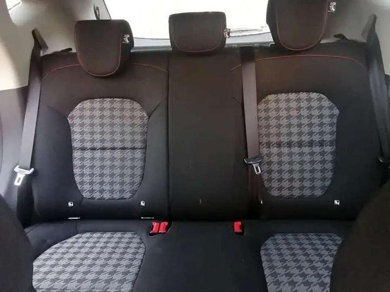 Usata MG ZS Comfort 106 CV (77 kW) 2022 Argento SUV