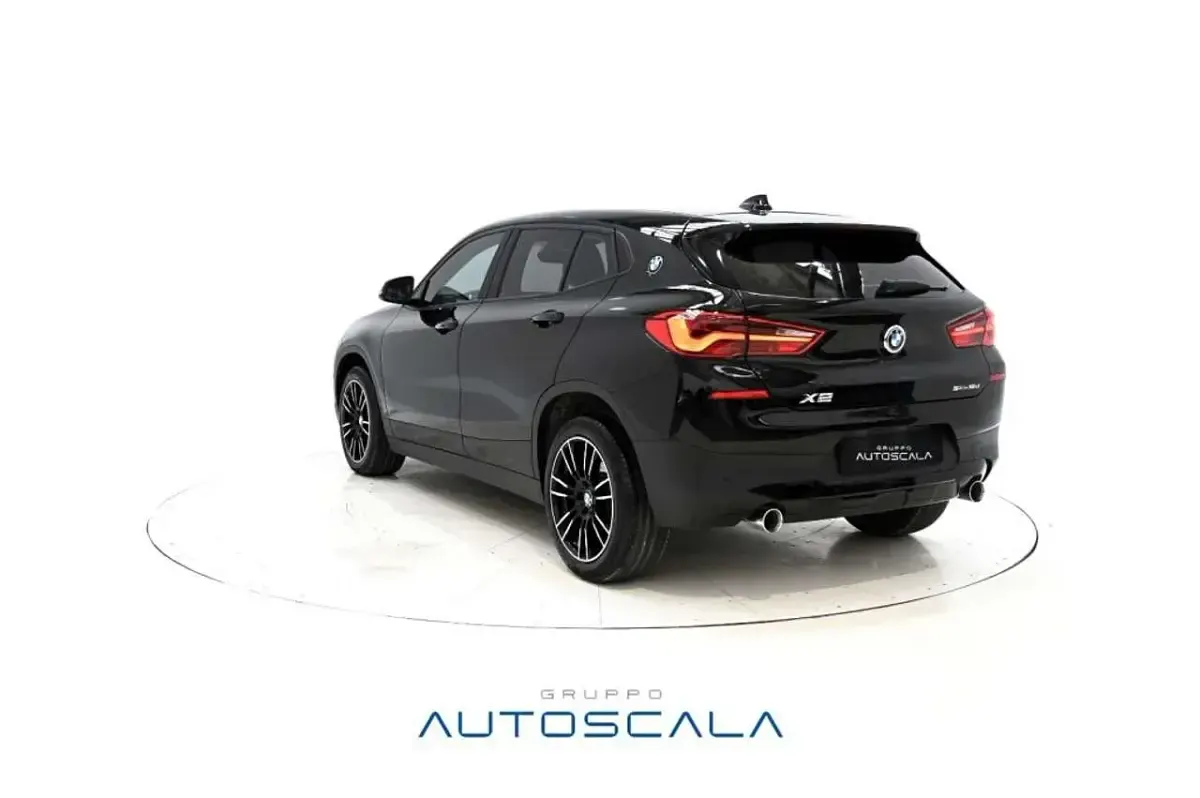 Usata BMW X2 Advantage 150 CV (110 kW) 2019 Saphirschwarz metallizzato SUV