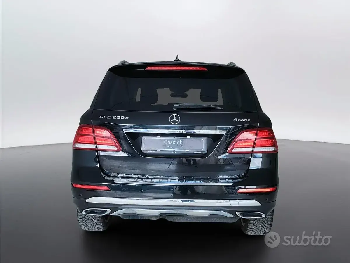 Usata Mercedes GLE250 204 CV (150 kW) 2018 Nero ossidiana metallizzato SUV
