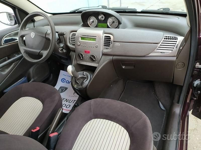 Usata Lancia Ypsilon 75 CV (55 kW) 2007 Rosso Utilitaria