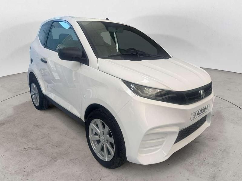 Nuova Aixam AMBITION Pack 2026 Bianco Utilitaria