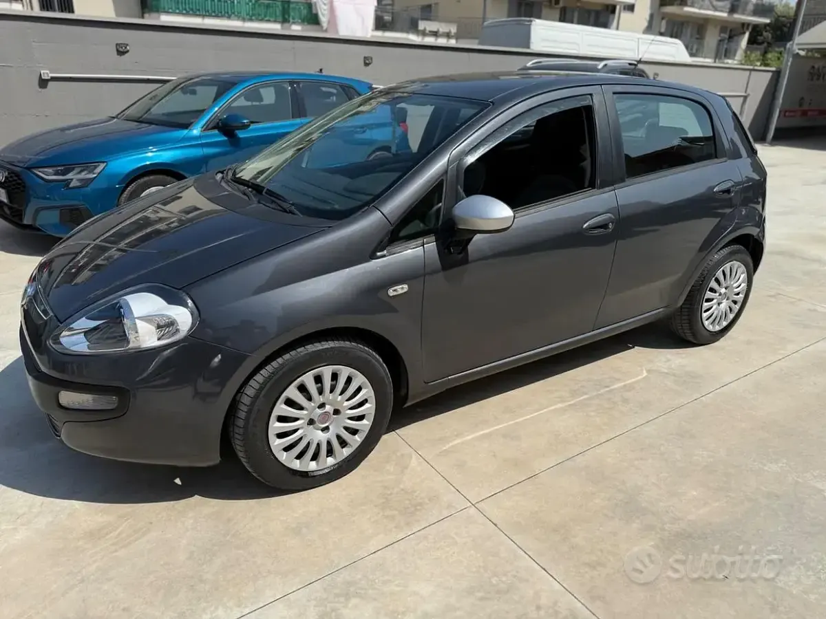 Usata Fiat Punto Evo Dynamic 69 CV (50 kW) 2011 Grigio Utilitaria