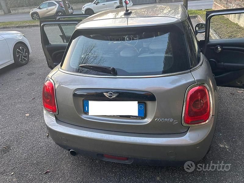 Usata Mini Cooper D Hype 116 CV (85 kW) 2017 Grigio Utilitaria