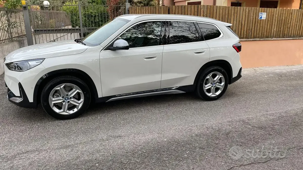 Usata BMW iX1 103 kW (141 CV) 2024 Bianco SUV