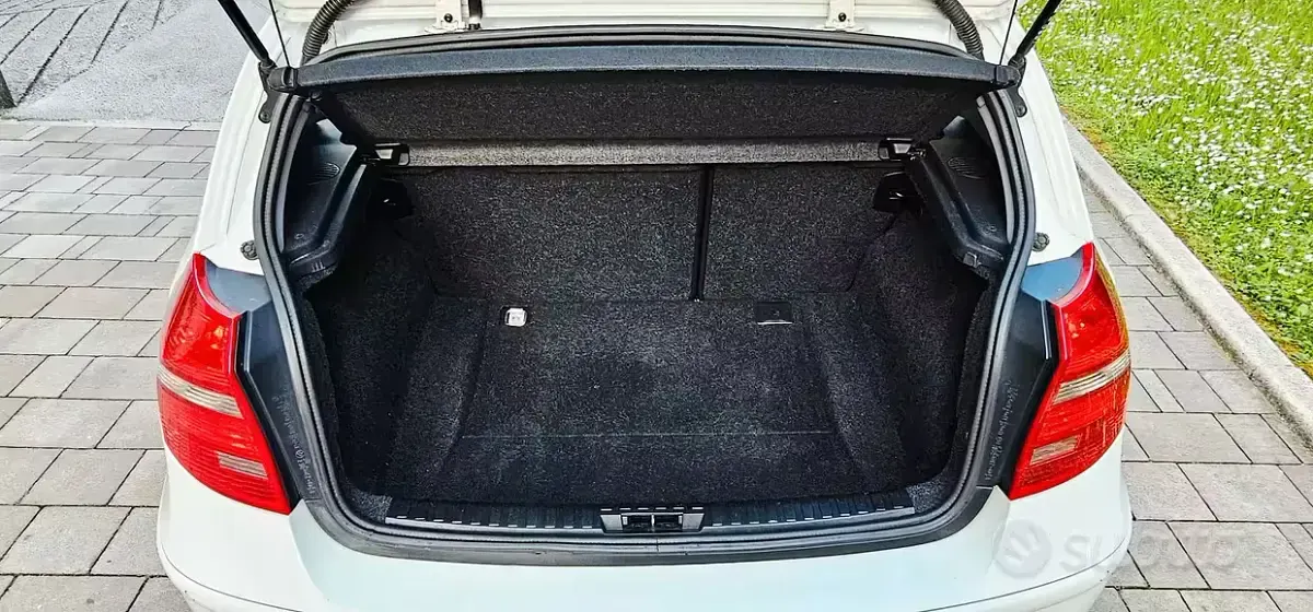 Usata BMW 118 143 CV (105 kW) 2010 Bianco Utilitaria