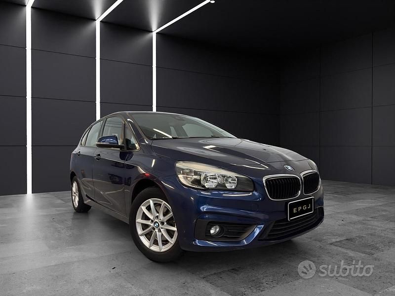 Usata BMW 218 Sport Line 150 CV (110 kW) 2014 Blu Station wagon