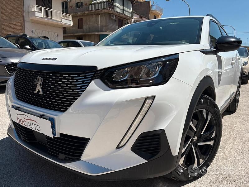 Usata Peugeot 2008 Allure 110 CV (80 kW) 2022 Bianco SUV