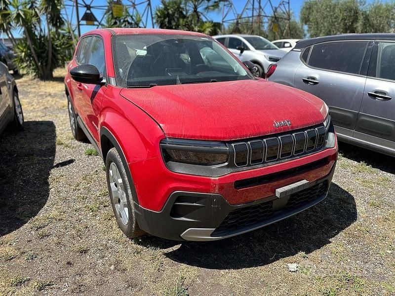 Usata Jeep Avenger Altitude 100 CV (73 kW) 2024 Rosso SUV