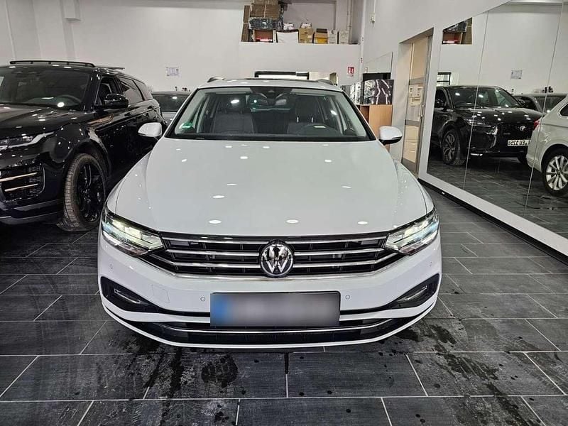Usata VW Passat S 150 CV (110 kW) 2023 Bianco Station wagon