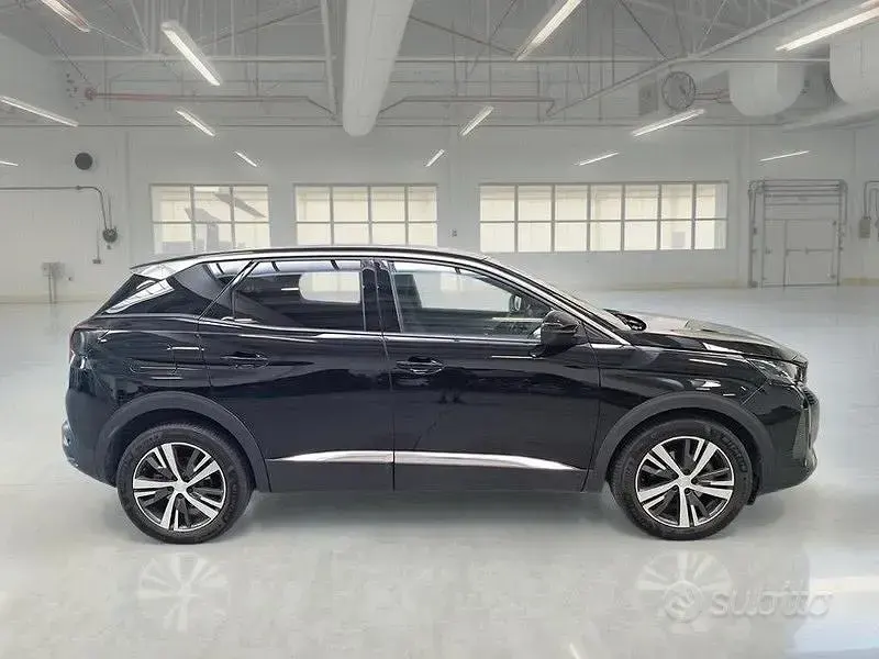 Usata Peugeot 3008 Allure 130 CV (95 kW) 2023 Nero SUV