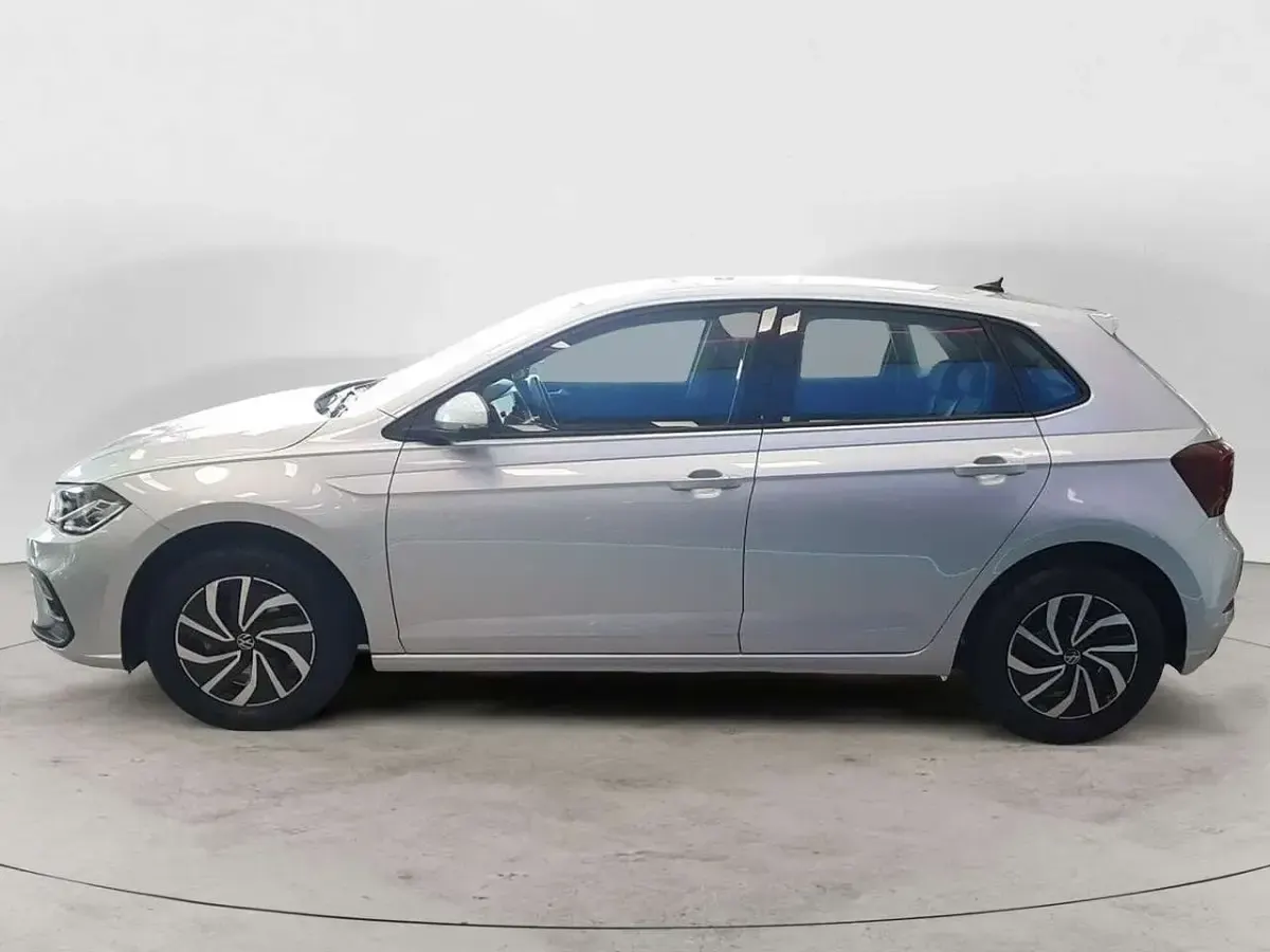 Usata VW Polo Life 95 CV (69 kW) 2023 Argento Utilitaria
