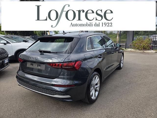 Usata Audi A3 Sportback Advanced 150 CV (110 kW) 2025 Grigio scuro metallizzato Utilitaria