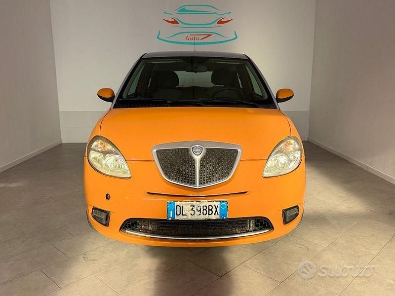 Usata Lancia Ypsilon 60 CV (44 kW) 2007 Arancione Utilitaria