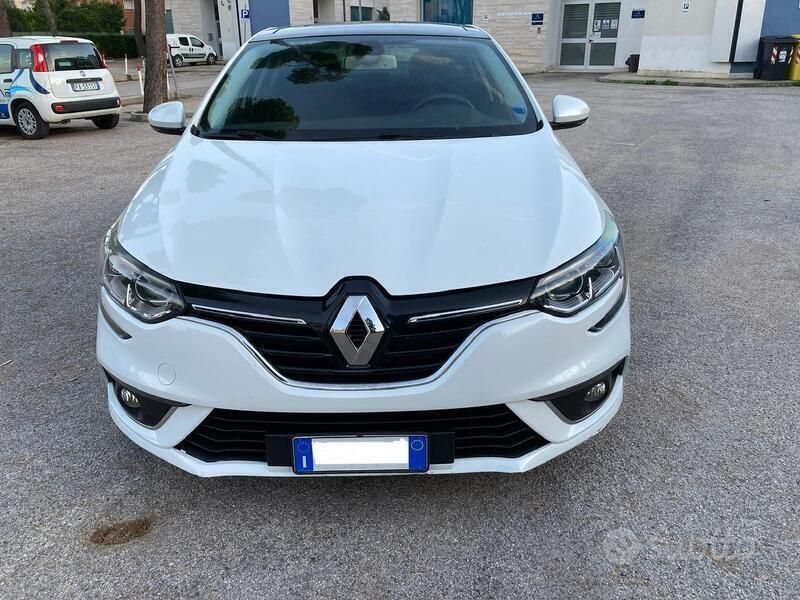 Usata Renault Mégane IV Zen 110 CV (80 kW) 2018 Bianco Coupé