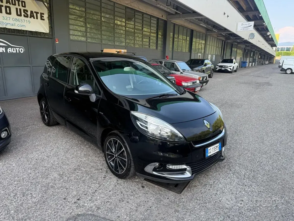 Usata Renault Scénic III Bose Edition 131 CV (96 kW) 2013 Nero Monovolume