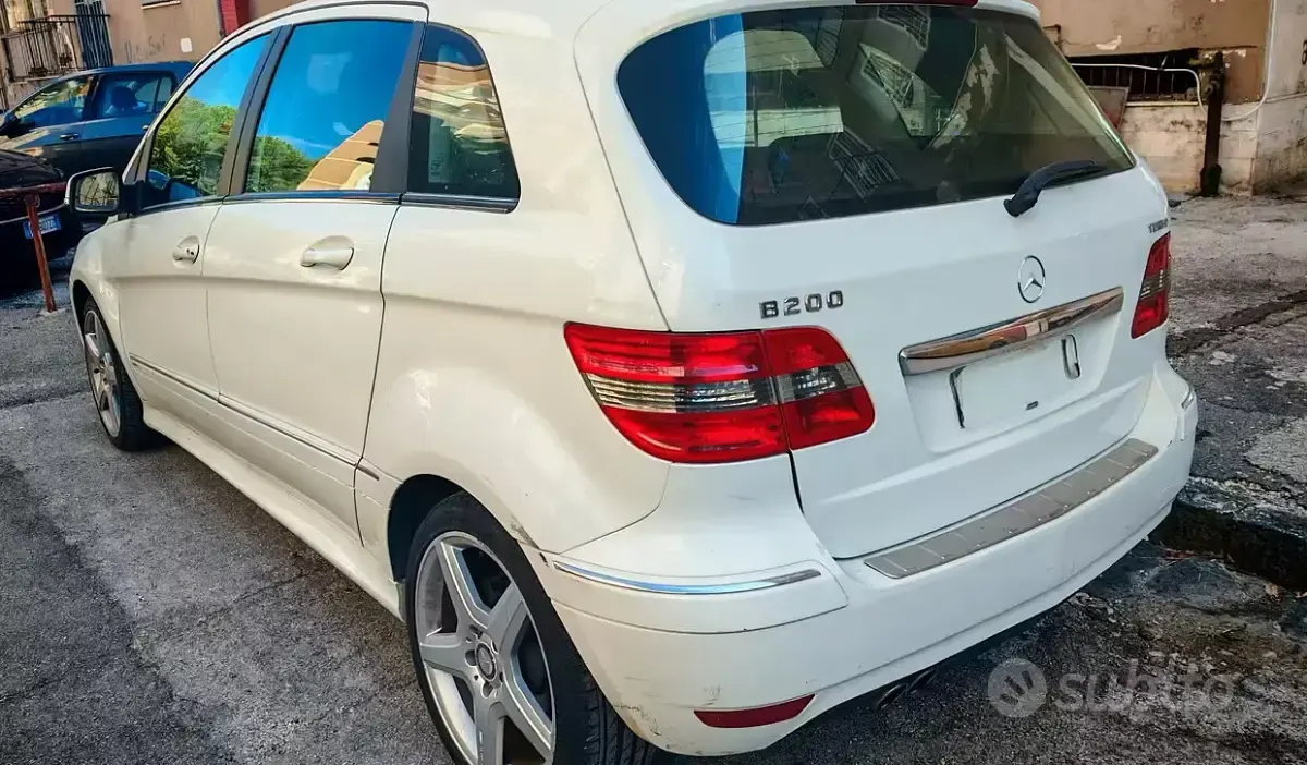 Usata Mercedes B200 193 CV (141 kW) 2009 Bianco Monovolume