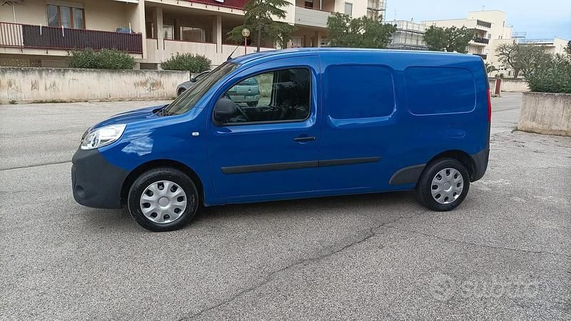 Usata Renault Kangoo 116 CV (85 kW) 2021 Blu Berlina